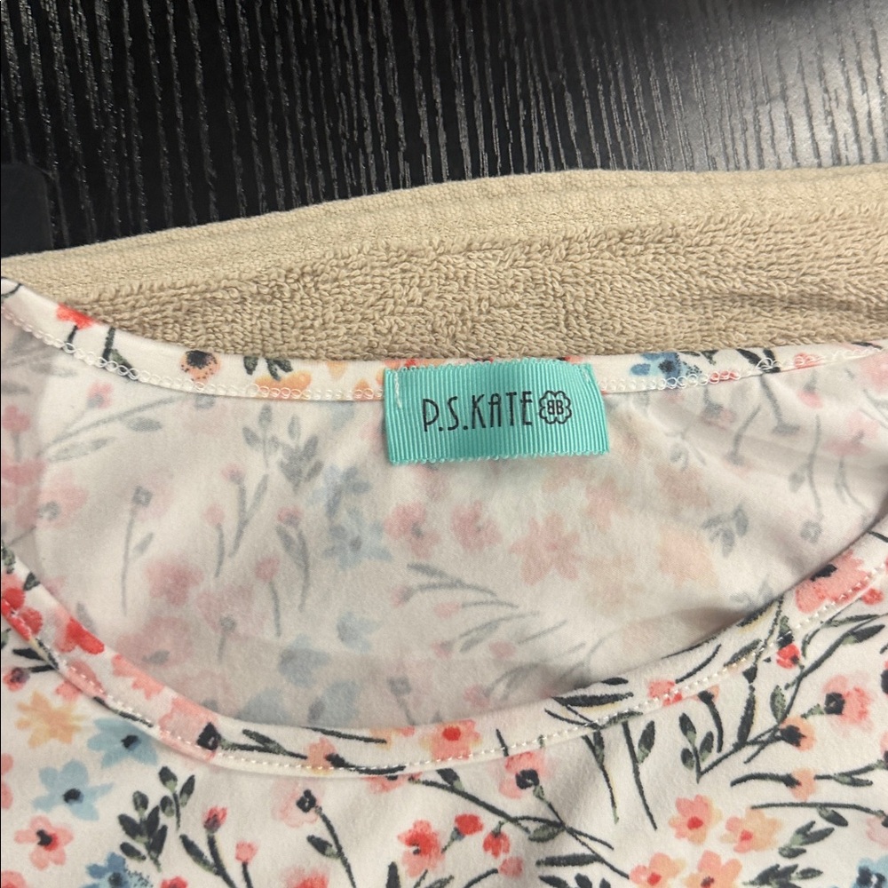 3 for 15***
P.S. Kate Floral Flutter Sleeve Babydoll Peplum Top - Picture 3 of 3